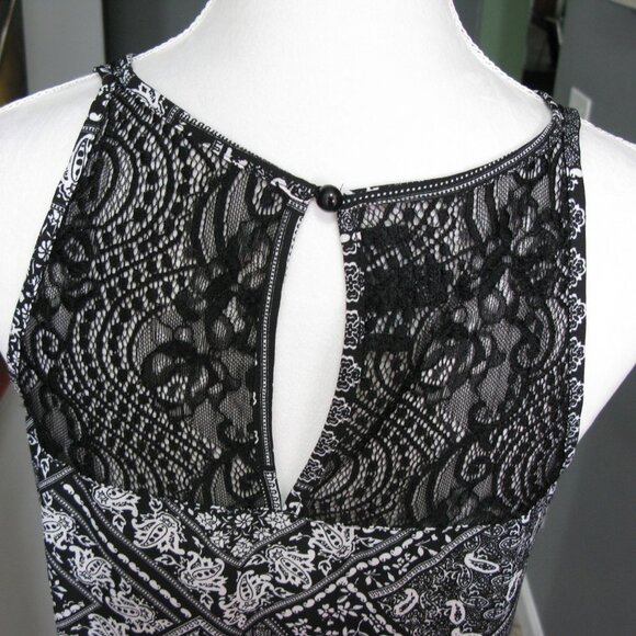 IZ Byer Black/White Paisley Sleeveless Blouse Size Medium - Picture 4 of 5